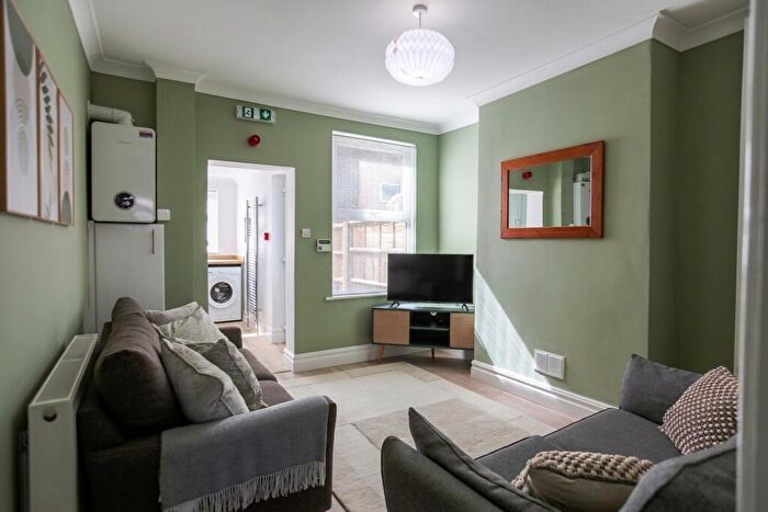 4 Bedroom Terraced House To Rent In Lamcote Grove, Nottingham, NG2