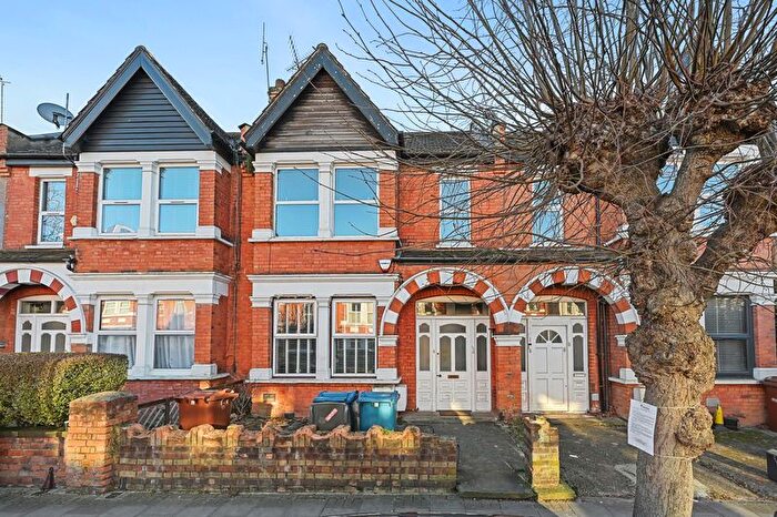 2 Bedroom Flat For Sale In Vaughan Road, Harrow, HA1
