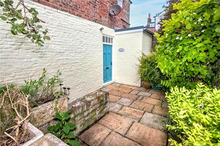 3 Bedroom End Of Terrace House For Sale In Borough Place, Whitby, YO22