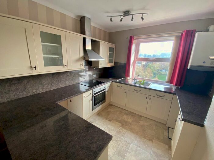 2 Bedroom Flat To Rent In Main Street, Wilsden, Bradford, West Yorkshire, Uk, BD15