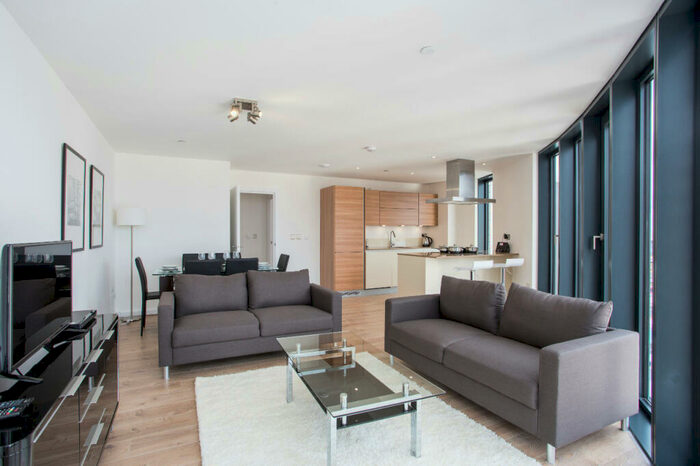 3 Bedroom Apartment To Rent In Station Street, Stratford, E15