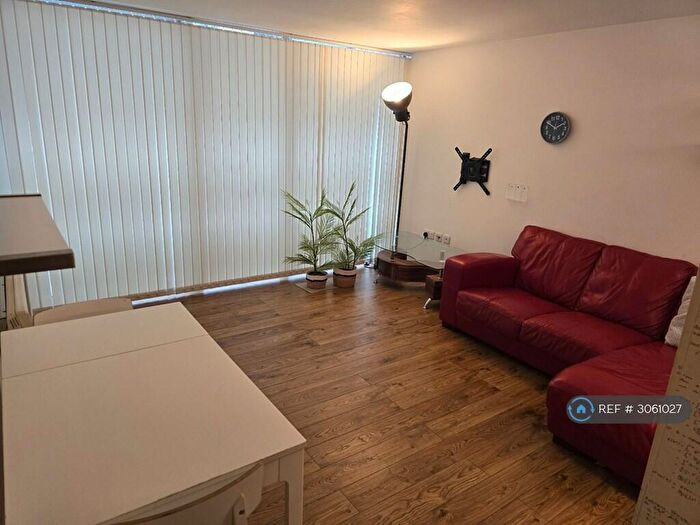2 Bedroom Flat To Rent In The Grove, Stratford, E15