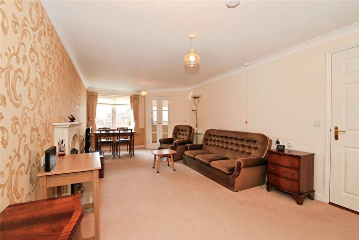 2 Bedroom Flat For Sale In Pengwern Court, Shrewsbury, SY3