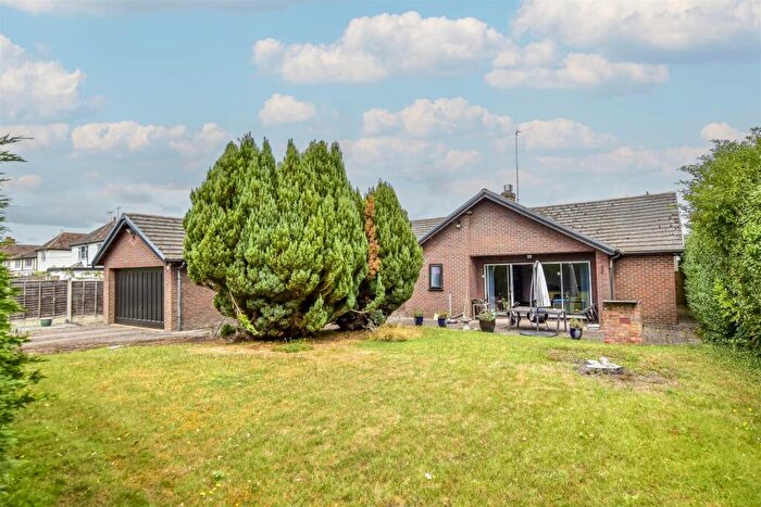 3 Bedroom Detached House For Sale In Cow Roast, Tring, HP23