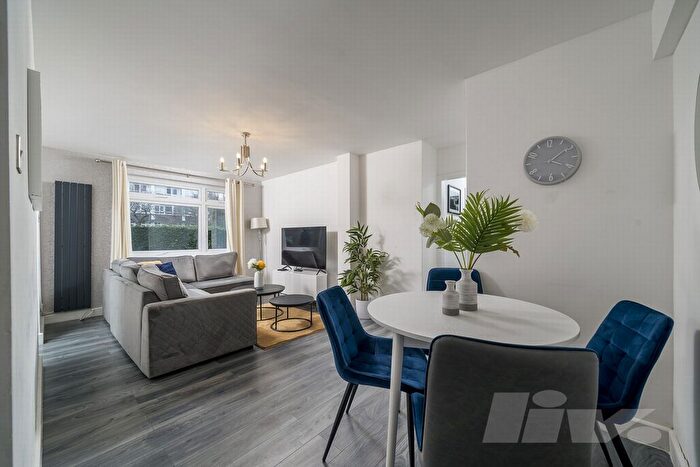 3 Bedroom Flat To Rent In Ewhurst, Kersfield Road, Putney, SW15