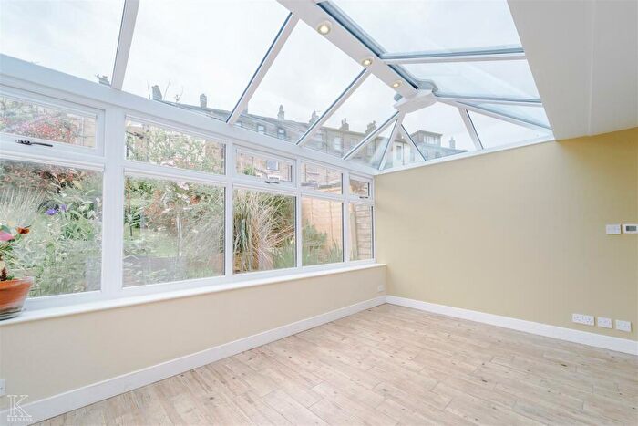 2 Bedroom Semi-Detached Bungalow For Sale In Sunnybank Close, Rossendale, BB4