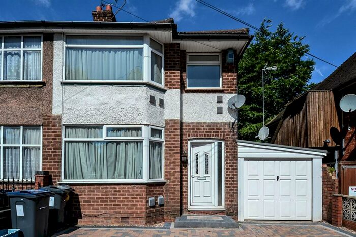 3 Bedroom Semi-Detached House To Rent In Sunbury Road, Northfield, Birmingham, West Midlands, B31
