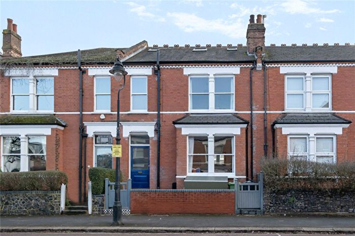 4 Bedroom Terraced House For Sale In Coldfall Avenue, London, N10