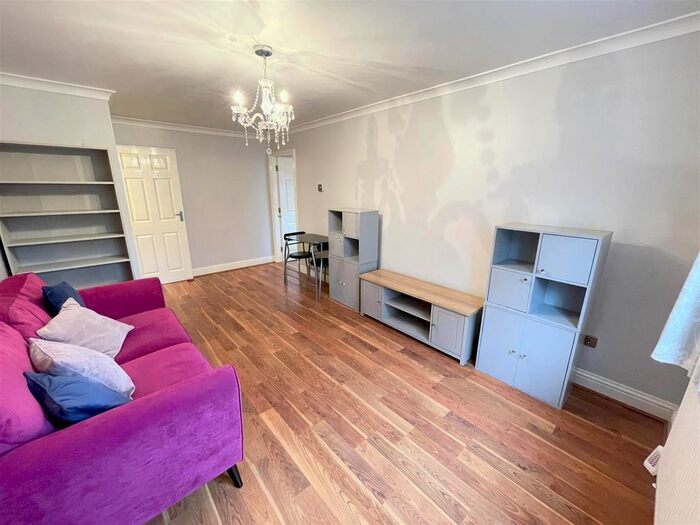 1 Bedroom Flat To Rent In Stanley Road, Carshalton, SM5