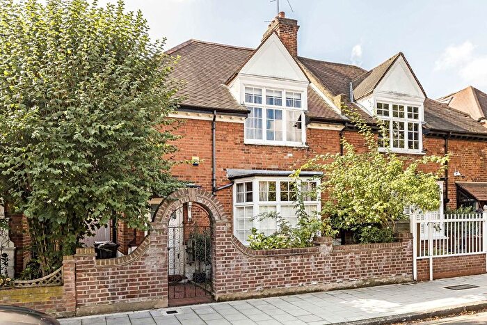 4 Bedroom Property To Rent In Flanders Road, London, W4