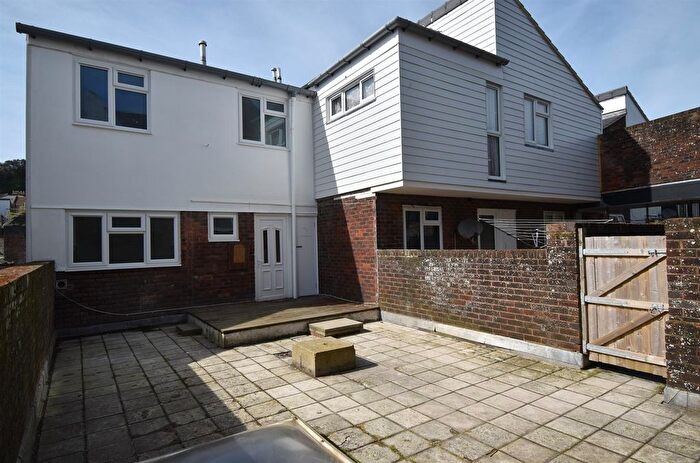 3 Bedroom Flat For Sale In The Bourne, Hastings, TN34