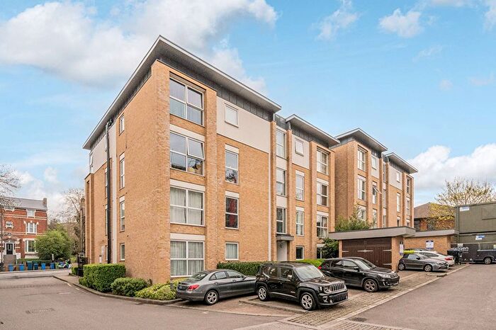 1 Bedroom Flat For Sale In Highwood Close, Dulwich, London, SE22