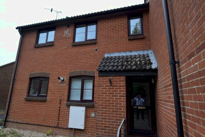 1 Bedroom Flat To Rent In Woodshaw Mead, Royal Wootton Bassett, Swindon, SN4