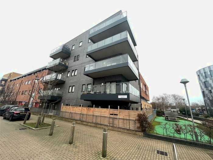 3 Bedroom Flat To Rent In Thornbury Way, Walthamstow, E17