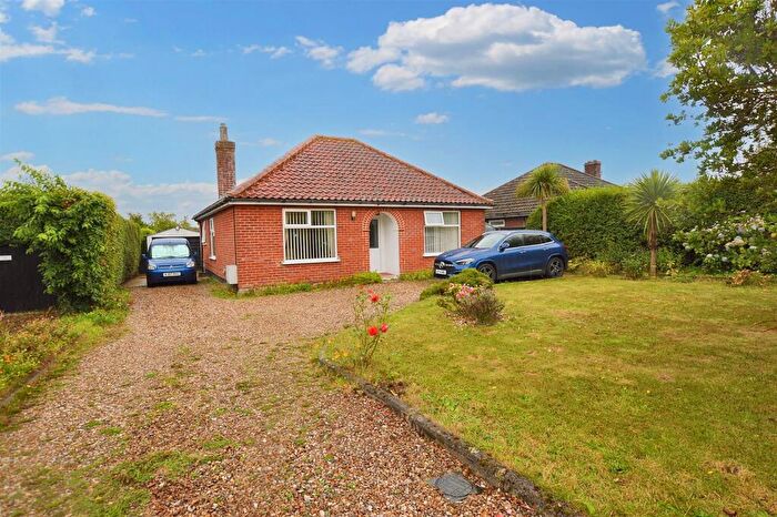 2 Bedroom Detached Bungalow For Sale In Roughton Road, Cromer, Norfolk, NR27