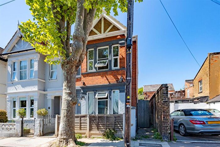 2 Bedroom Flat To Rent In Elmer Avenue, Southend-On-Sea, SS1