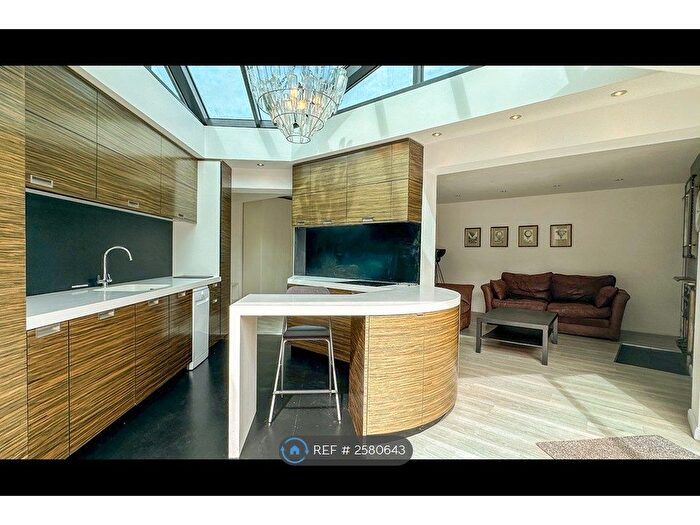 2 Bedroom Detached House To Rent In Gladstone Road, Headington, Oxford, OX3