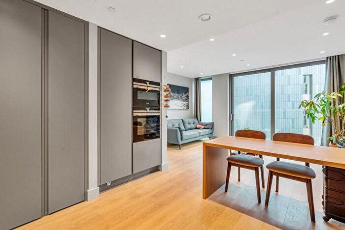 2 Bedroom Flat To Rent In Canalside Walk, London, W2