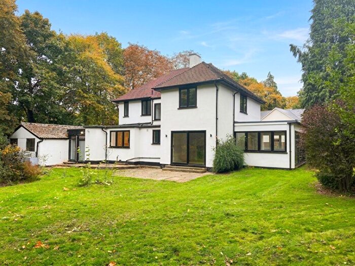 5 Bedroom Detached House For Sale In Beaulieu Road, Dibden Purlieu, SO45