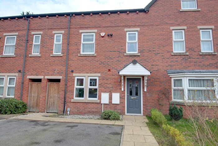 3 Bedroom Town House For Sale In Maple Gardens, Leeds, LS6