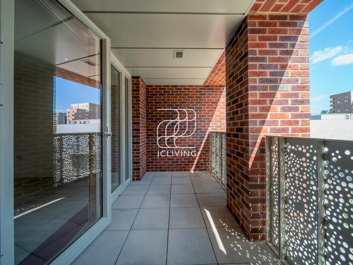 2 Bedroom Flat To Rent In Starling Court, London, SE2