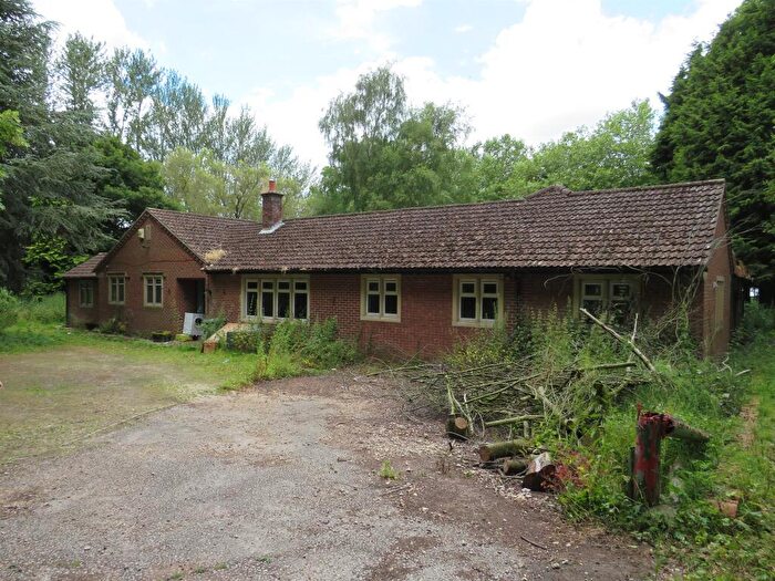 6 Bedroom Detached House For Sale In Grove Coach Road, Retford, DN22