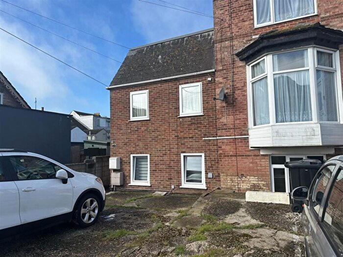 2 Bedroom Flat For Sale In Franklin Road, Weymouth, DT4