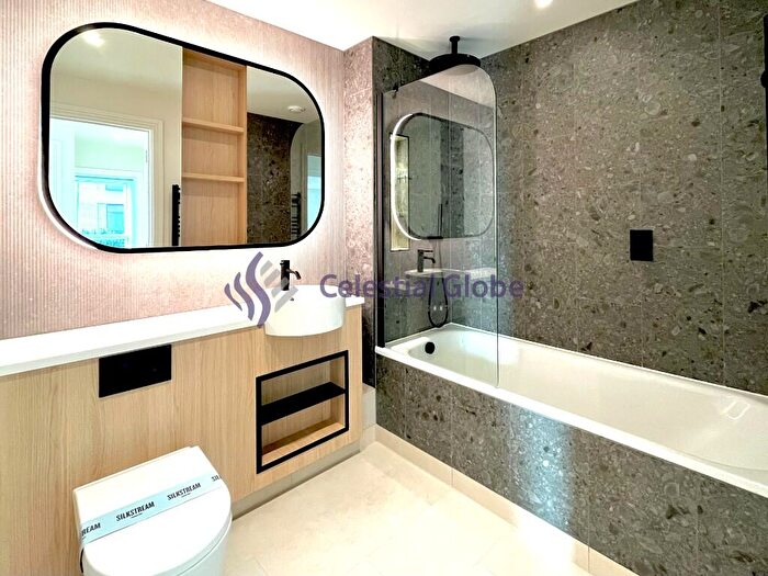 3 Bedroom Flat To Rent In Henshaw Parade, Henshaw Parade, London, NW9