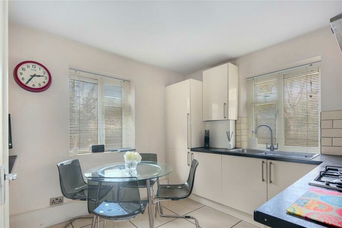 3 Bedroom Flat To Rent In The Roses, High Road, Woodford Green, IG8