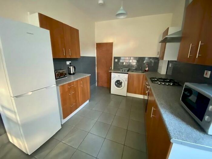 5 Bedroom Terraced House To Rent In Albert Road, Southsea, Hampshire, PO4