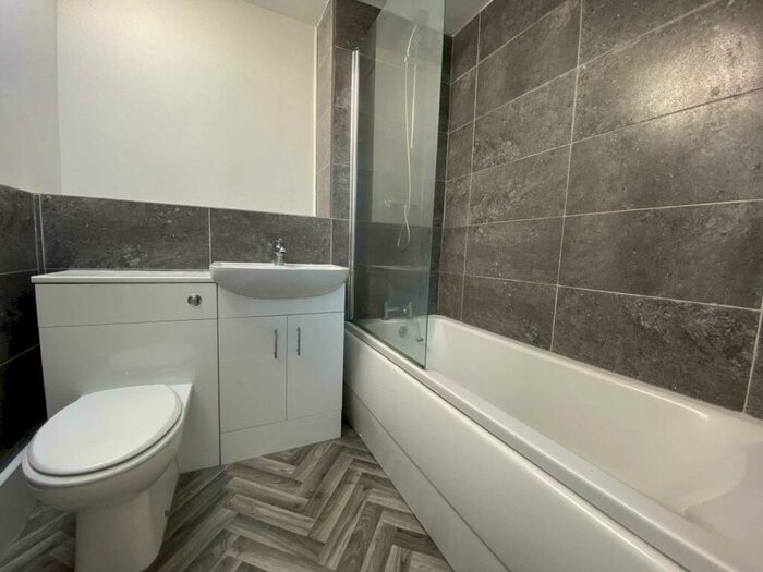 2 Bedroom Apartment To Rent In Westway, Liverpool, L31