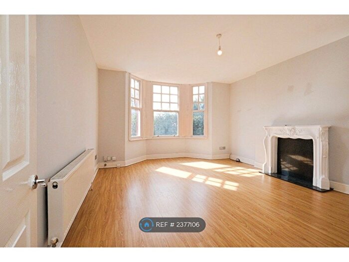 3 Bedroom Flat To Rent In Denman Drive, Liverpool, L6
