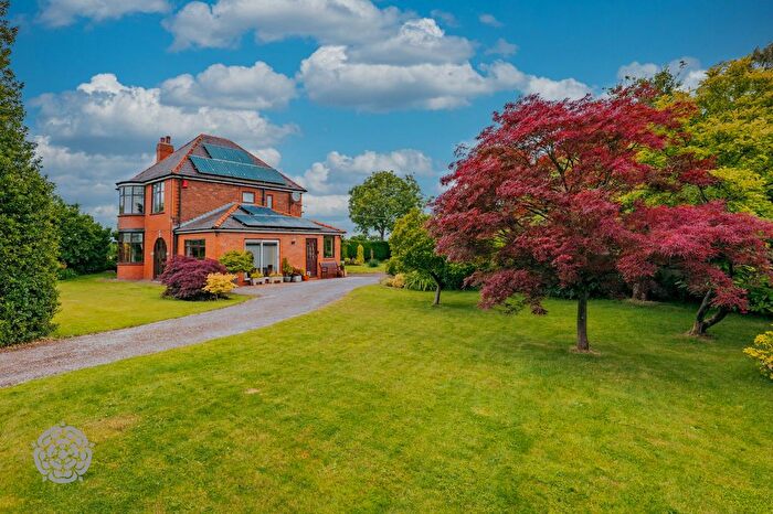 3 Bedroom Detached House For Sale In Holcroft Lane, Culcheth, WA3