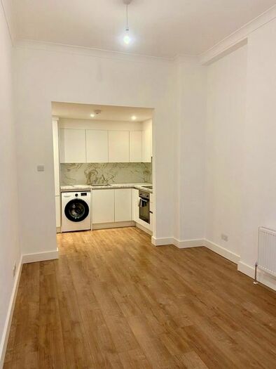 2 Bedroom Flat To Rent In Berkley House, The Vale, London, Qa, London, W3