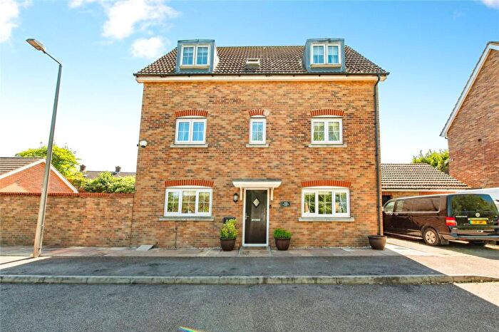 5 Bedroom Detached House For Sale In Weymouth Drive, Chafford Hundred, Grays, Essex, RM16