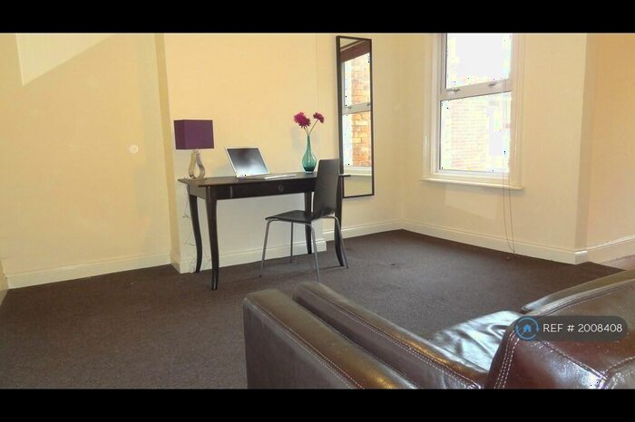 Studio To Rent In Newhall Street, Swindon, SN1