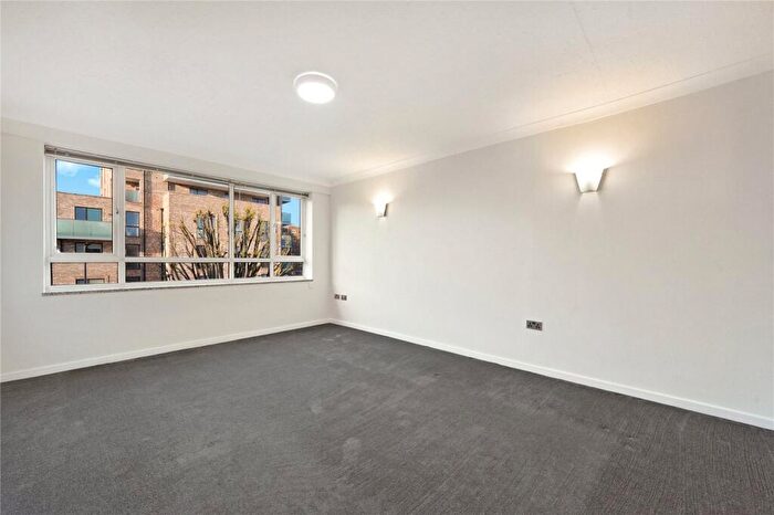 1 Bedroom Flat For Sale In Brondesbury Road, Kilburn, NW6