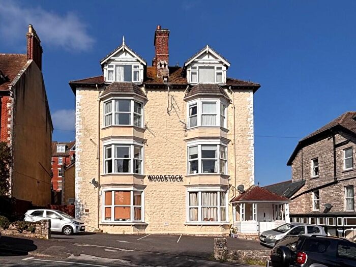 2 Bedroom Flat For Sale In Park Road, Swanage, Dorset, BH19