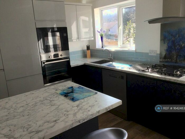 3 Bedroom Semi-Detached House To Rent In Oak Road, Tavistock, PL19