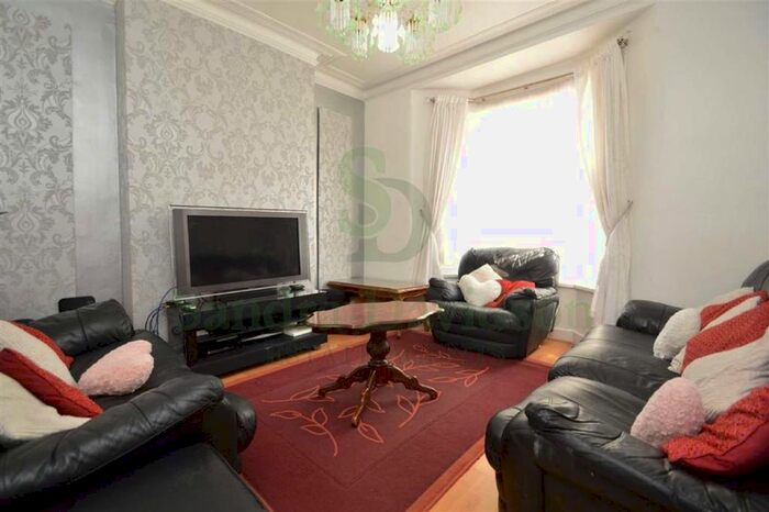 3 Bedroom Terraced House To Rent In Eighth Avenue, London, E12