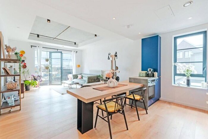 2 Bedroom Apartment To Rent In Agar House, Orchard Place, London, E14