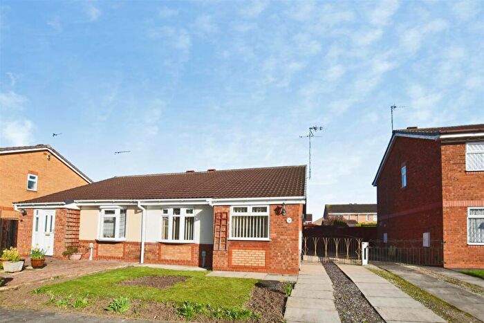 2 Bedroom Semi-Detached Bungalow For Sale In Coronet Close, Hull, HU6