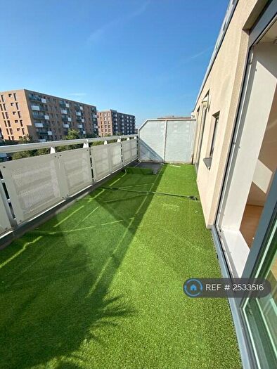 2 Bedroom Flat To Rent In Wards Wharf Approach, London, E16