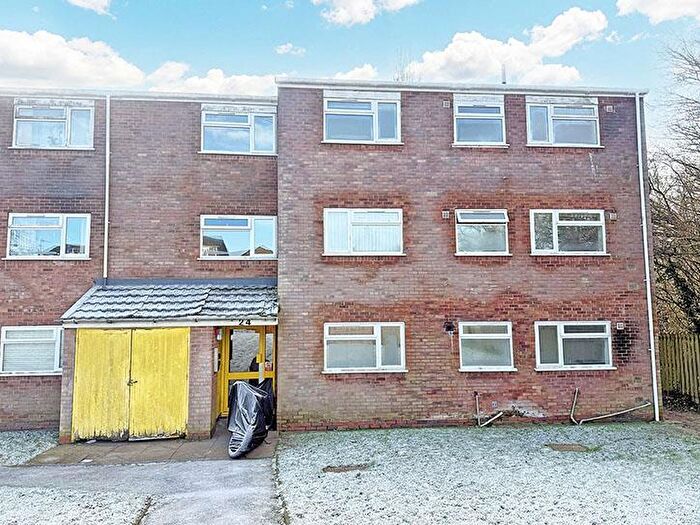 2 Bedroom Flat For Sale In Clent Way, Birmingham, B32