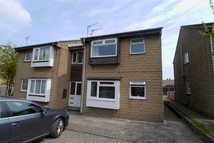 1 Bedroom Flat To Rent In Alden Court, Morley, LS27