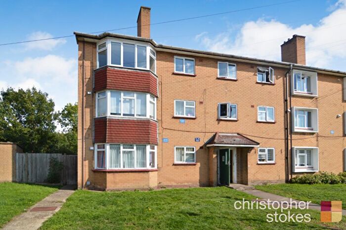 2 Bedroom Flat For Sale In Chadwell Avenue, Cheshunt, Hertfordshire, EN8