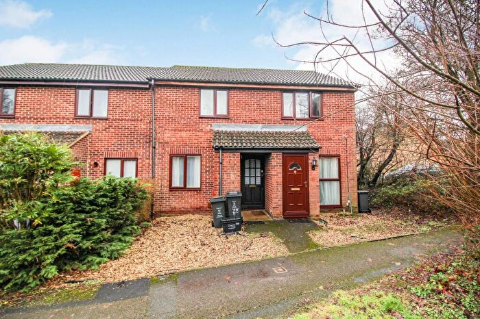 2 Bedroom Maisonette To Rent In Ascham Road, Grange Park, SN5