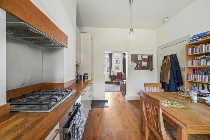 1 Bedroom Flat For Sale In Disraeli Road, London, SW15