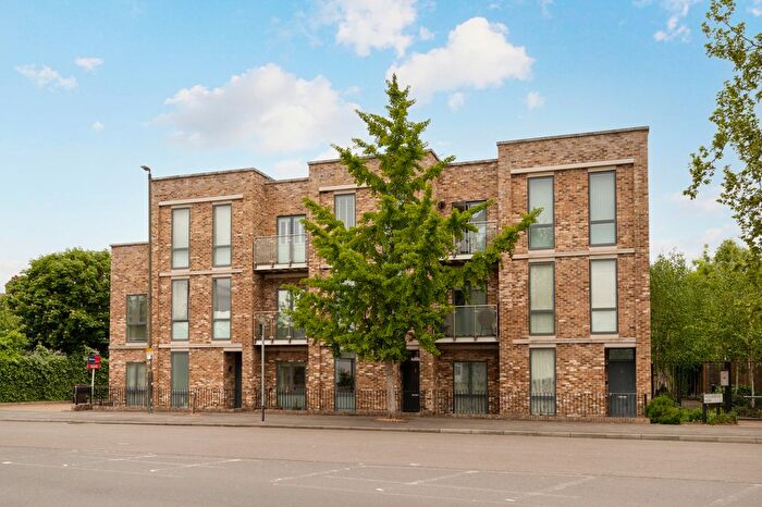 2 Bedroom Flat For Sale In Bushey Road, Wimbledon Chase, SW20