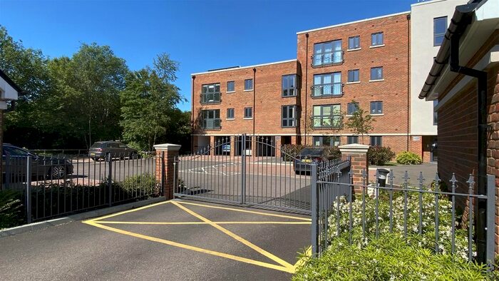 2 Bedroom Flat To Rent In Alexander Grove, Kings Hill, ME19
